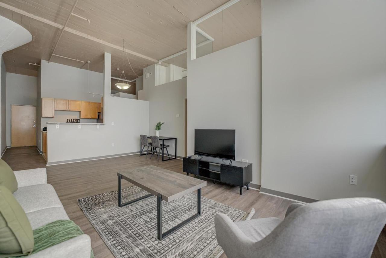 Frontdesk Waterfront Apts Downtown Cleveland Lägenhet Rum bild